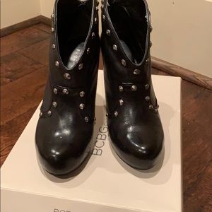 BCBG boots